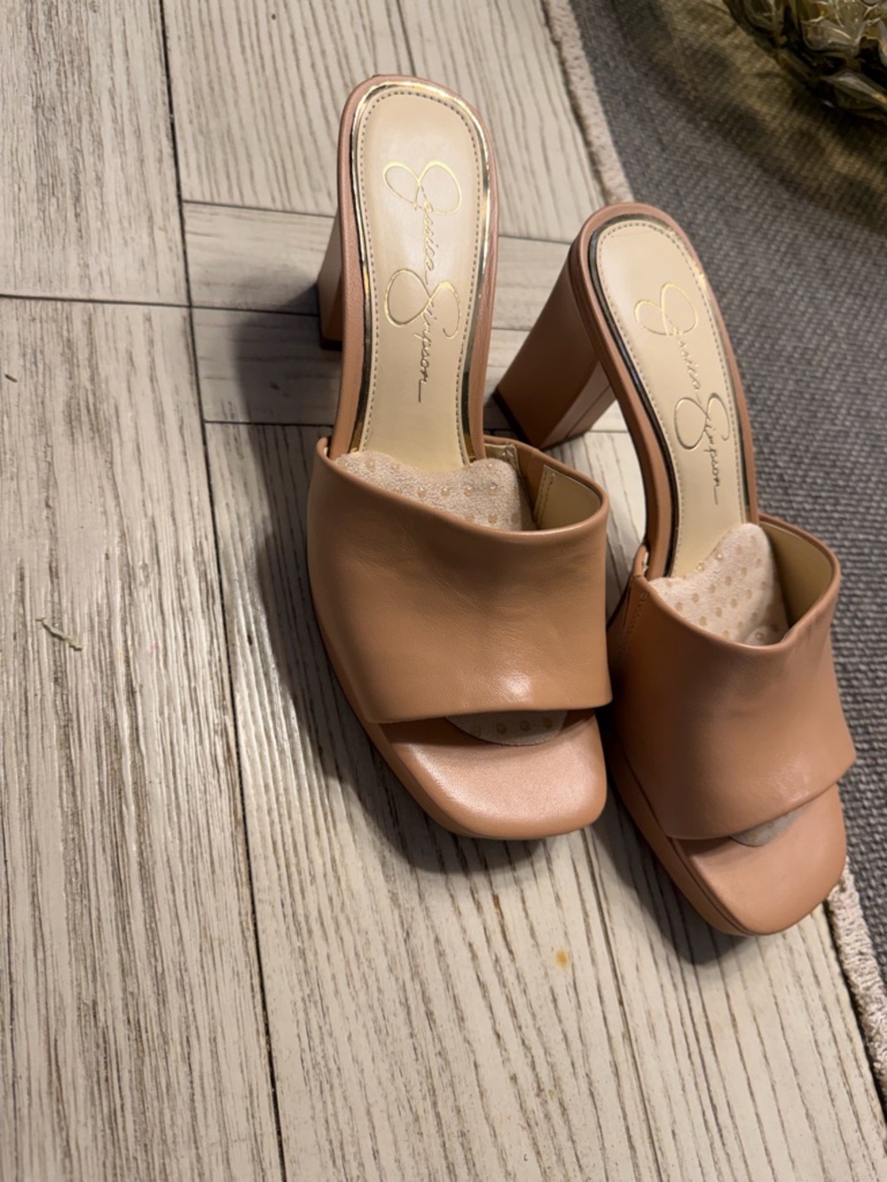 Jessica Simpson Blush Tan Block Heel Slide Sandals sz 8 like NEW
